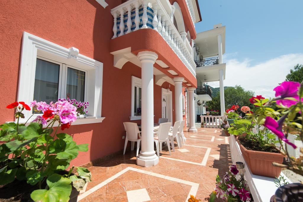 Hotel Wellness & Spa Angelo Gabriel Petrovac Εξωτερικό φωτογραφία