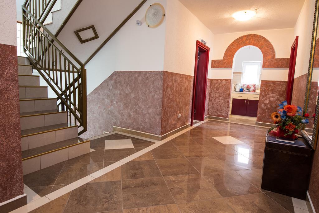 Hotel Wellness & Spa Angelo Gabriel Petrovac Εξωτερικό φωτογραφία