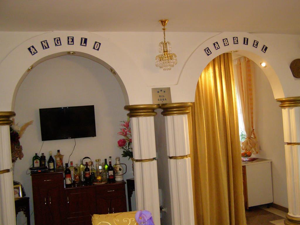 Hotel Wellness & Spa Angelo Gabriel Petrovac Εξωτερικό φωτογραφία