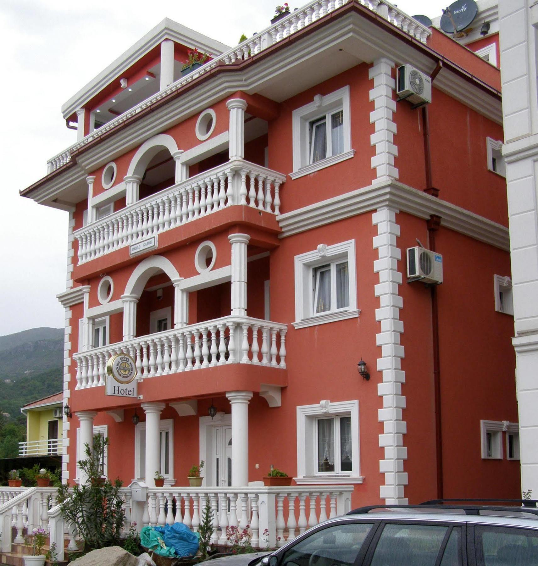 Hotel Wellness & Spa Angelo Gabriel Petrovac Εξωτερικό φωτογραφία