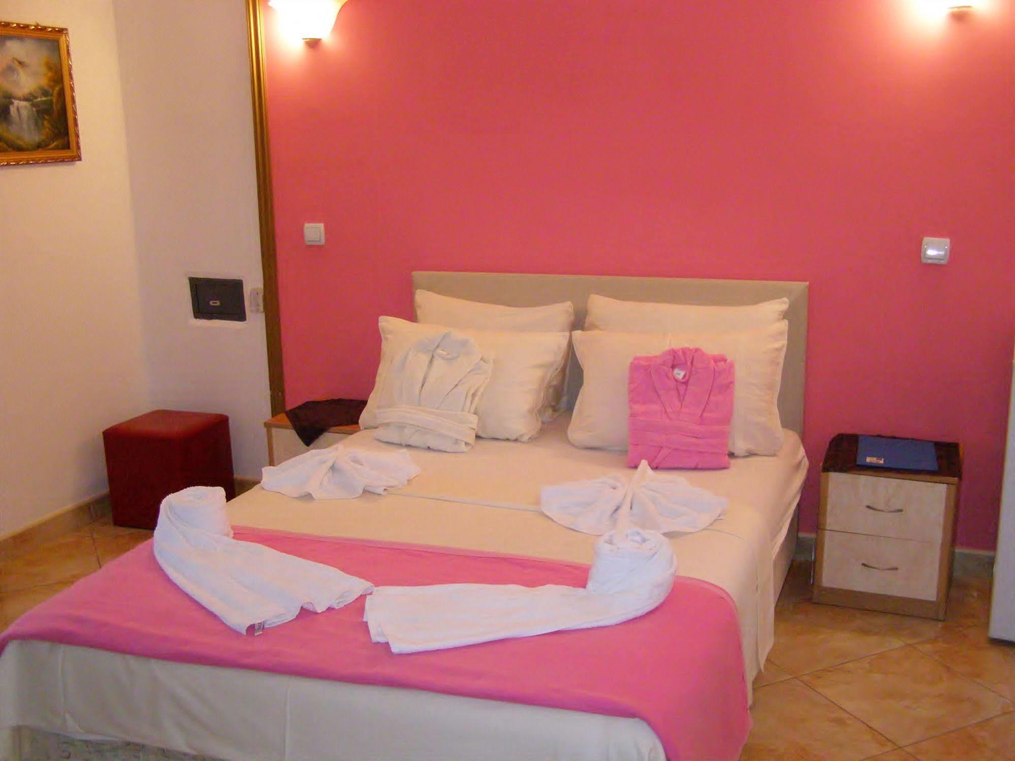 Hotel Wellness & Spa Angelo Gabriel Petrovac Εξωτερικό φωτογραφία
