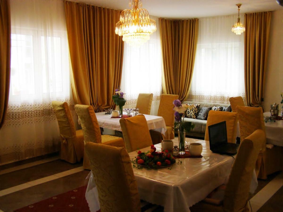 Hotel Wellness & Spa Angelo Gabriel Petrovac Εξωτερικό φωτογραφία